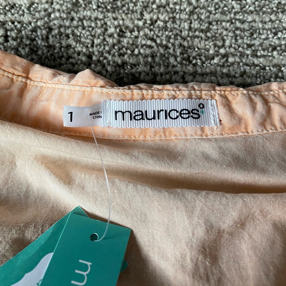 Maurice’s Button Up - Picture 2 of 2